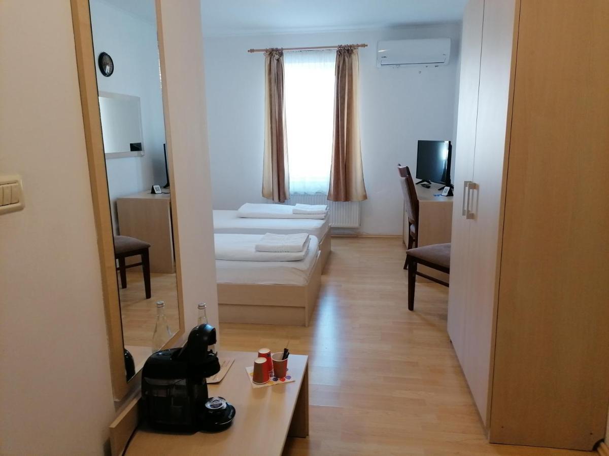 Casa La Fayette Ξενοδοχείο Τιμισοάρα Εξωτερικό φωτογραφία